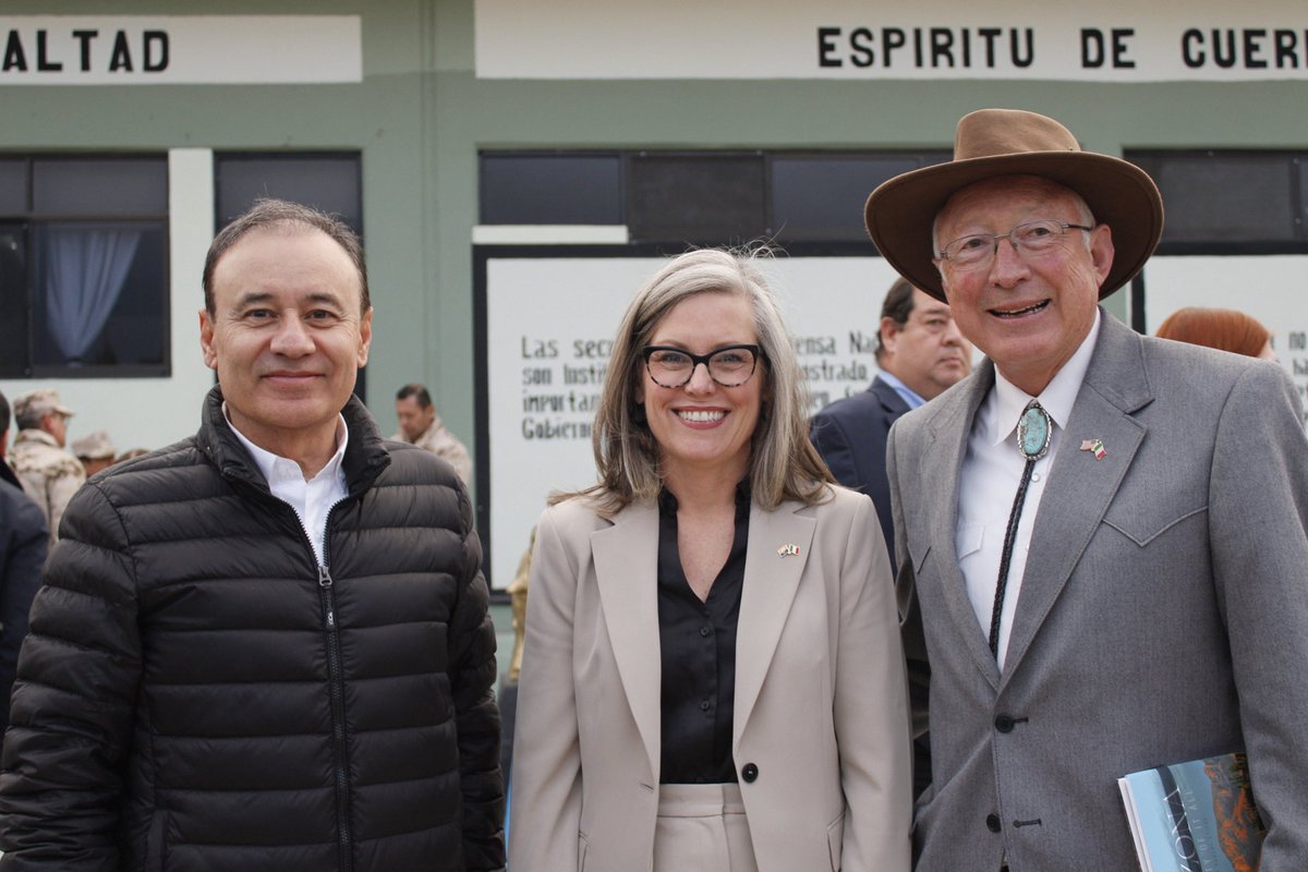 GovernorHobbs's tweet photo. Today, I took my first international trip to Sonora, Mexico to meet with President @lopezobrador_ , Governor @AlfonsoDurazo and Ambassador Salazar @USAmbMex. We spoke about the importance of investing in our ports of entry, cross-border transportation, and infrastructure. 

Given Mexico is our #1 trading partner, I am committed to ensuring the strength of our relationship is reflected by our actions.