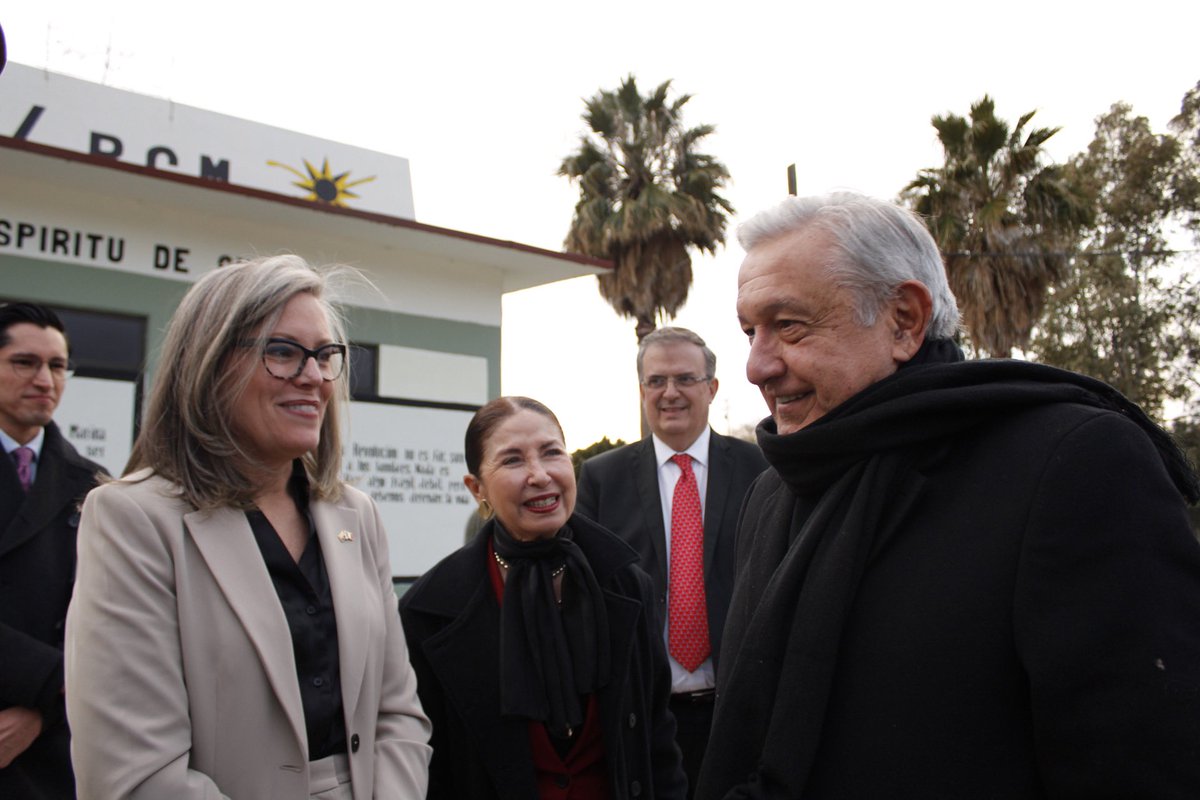 GovernorHobbs's tweet photo. Today, I took my first international trip to Sonora, Mexico to meet with President @lopezobrador_ , Governor @AlfonsoDurazo and Ambassador Salazar @USAmbMex. We spoke about the importance of investing in our ports of entry, cross-border transportation, and infrastructure. 

Given Mexico is our #1 trading partner, I am committed to ensuring the strength of our relationship is reflected by our actions.
