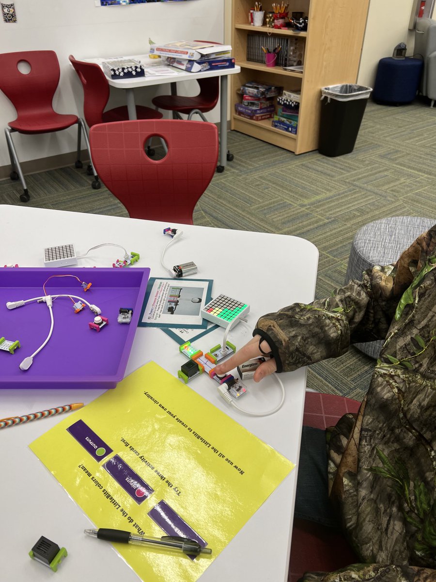 patrice4books's tweet photo. End of February means Circuitry in the Makerspace @JBMS_WJCC . 8th graders created circuits using multiple tools. #wearewjcc #powerintheweb @littleBits @SnapCircuits https://t.co/qT9qvYVNHS