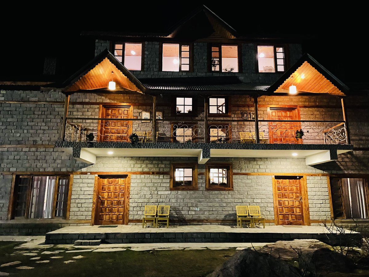 im_san_lee's tweet photo. Touchdown #Manali #Devarasanta #Stayvista https://t.co/LHB42GPtxR