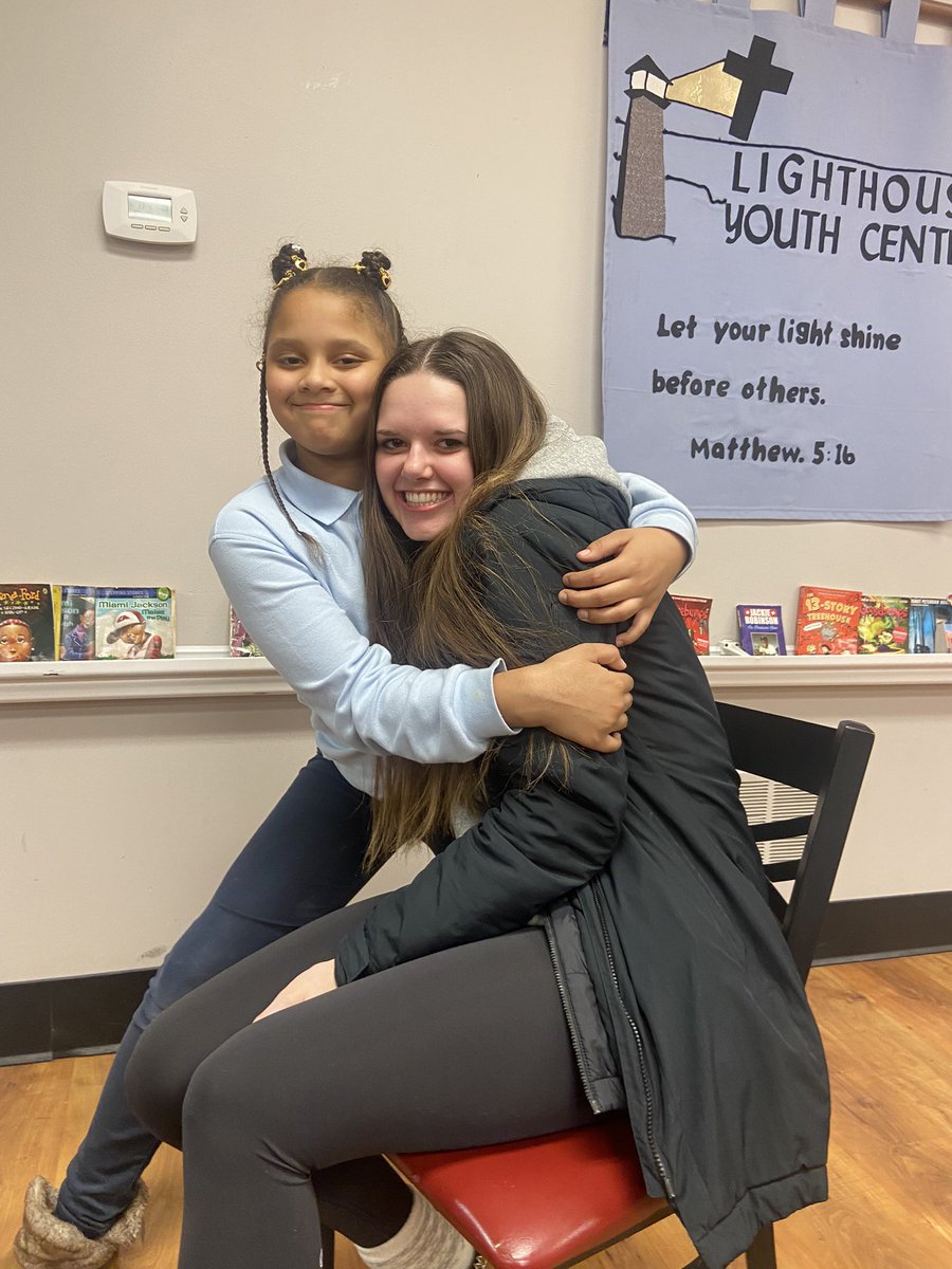 WLCSoftball's tweet photo. Tonight the team went out in the community and volunteered at the Lighthouse Youth Center!

#warriorcup https://t.co/TPOh2T9JeZ