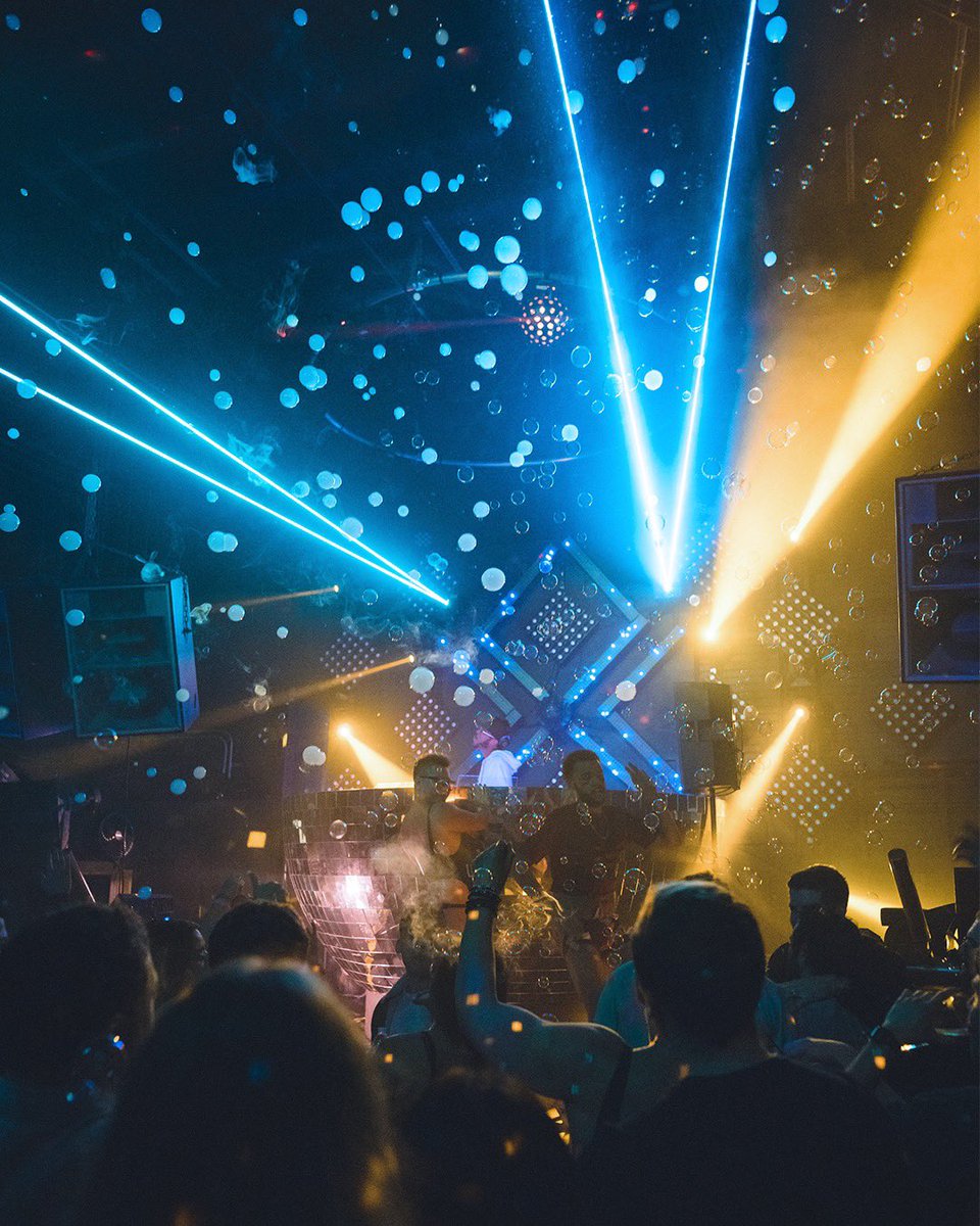 WhiteRabbitGrp's tweet photo. ⛷️ Bundle up, we’re headed out! Get your snow gear and head to @SEASupernova TONIGHT with @SkiiTour for Snow Ball.

21+ | Support from #DeejayHershe, #AlfonsoTan, #Orion &amp; @officialzona_

🎟️ LAST CHANCE to grab your tickets online! https://t.co/kkMfrH03z8 https://t.co/R7rkBdm1e6