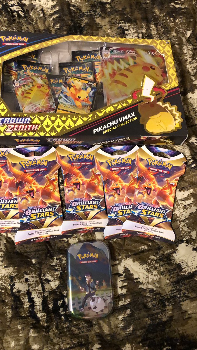Marlymarv2's tweet photo. 😄Hope I get lucky with these packs #brilliantstars #crownzenith #pokemon #TCG #Collectibles #LetsGo https://t.co/7sJ23qGeJi