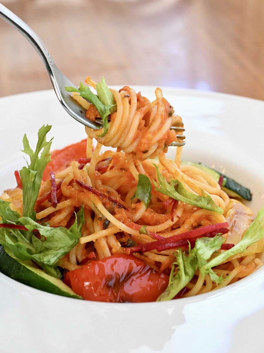 MezzoMikiのディズニーブログ on Twitter "TDLイーストサイド・カフェ グランドメニューを紹介☆ https