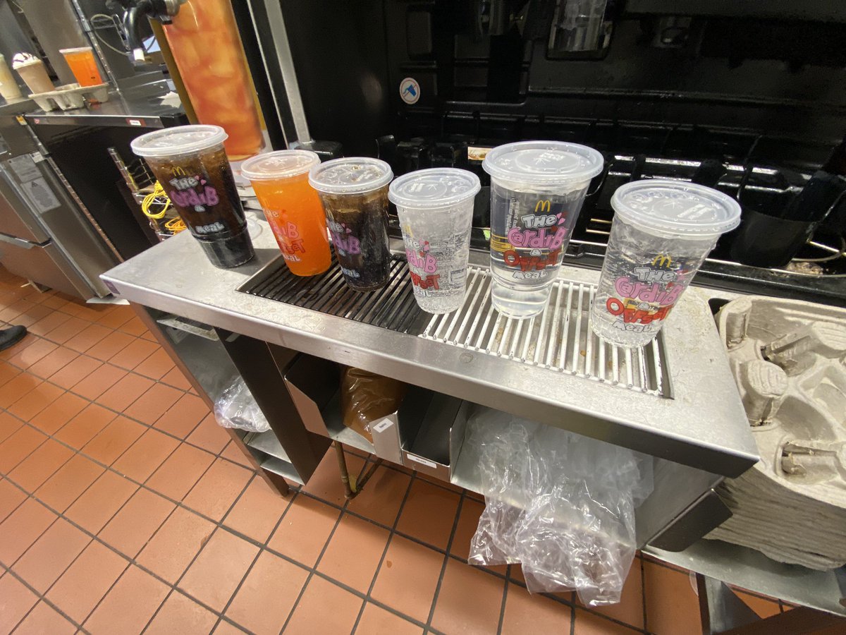 𝐓𝐡𝐚𝐭𝐬𝐒𝐨𝐂𝐚𝐫𝐝𝐢𝐢🤍 on Twitter "My Job Doesn’t Give out cups Unless you buy the iamcardib