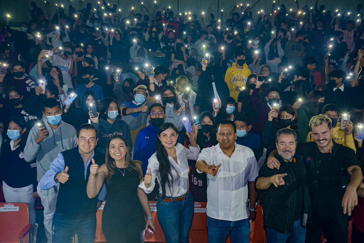BereMarinb's tweet photo. Atendiendo la encomienda del Gobernador @alfredodelmazo llevamos a cabo la conferencia: #LaFiestaDelSiglo campaña permanente contra las adicciones con las juventudes de #Tenancingo. Gracias @hectorgs4437 por tu apoyo @Bren_Alvarado @IMEJ_ @brenda68089029 https://t.co/Hxkrk9jIxG