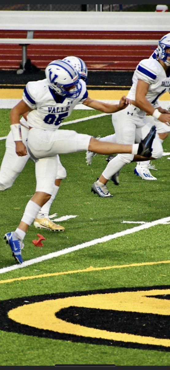 Valle_Warriors's tweet image. College coaches:  Isaac Basler ‘24 set the Missouri record with 10 touchbacks in one game.  77 for the season is #2 all time in Missouri.  Had more kicks out the back of the end zone than short of it.  He’s got a BIG leg!!!!!  Send a message for info.