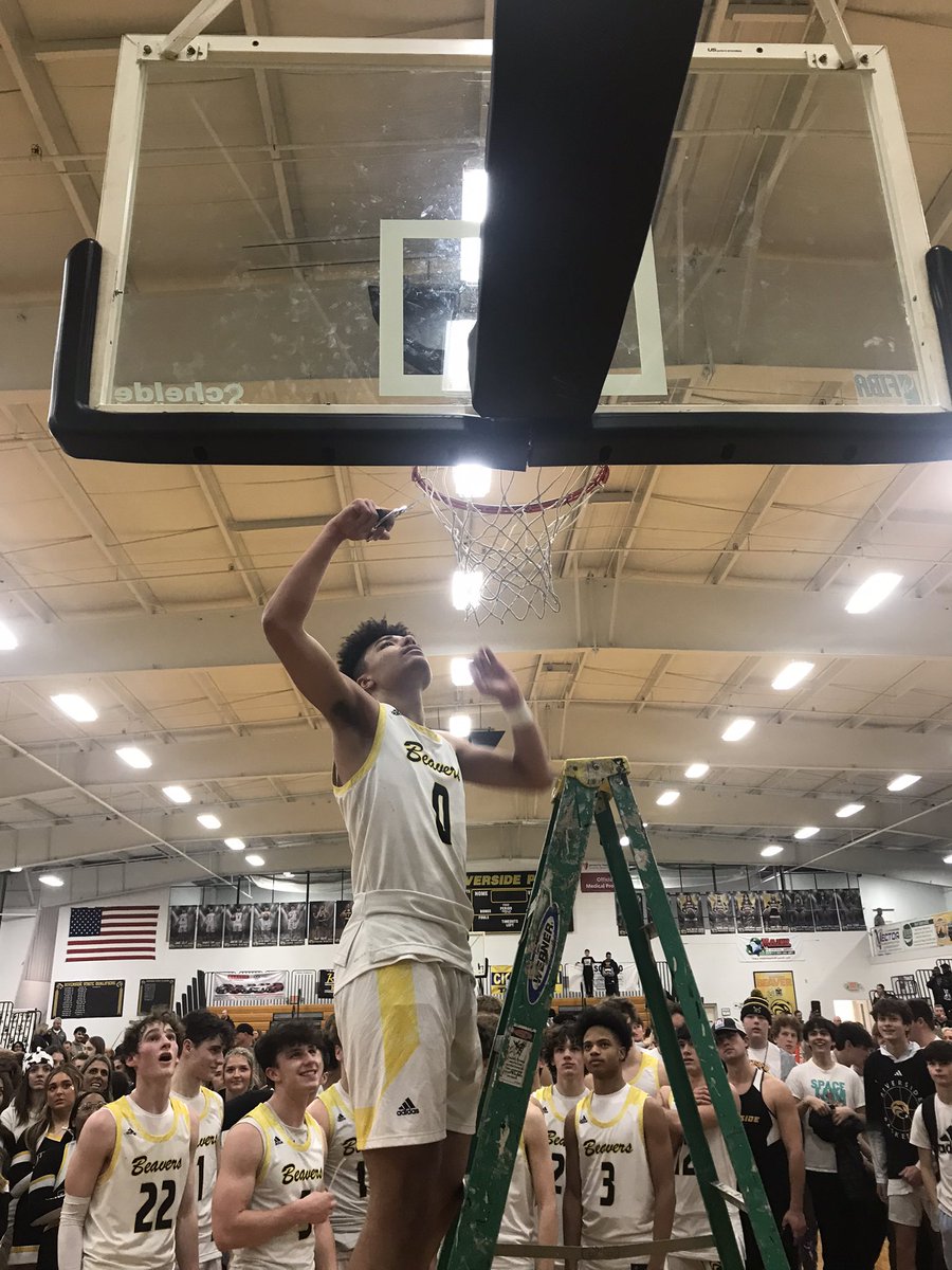 Riverside_athl's tweet photo. Undisputed WRC champs! Congrats @RHSboyshoops @BvrBball @BILLYMAYER1GS https://t.co/NU7XRlYQpp