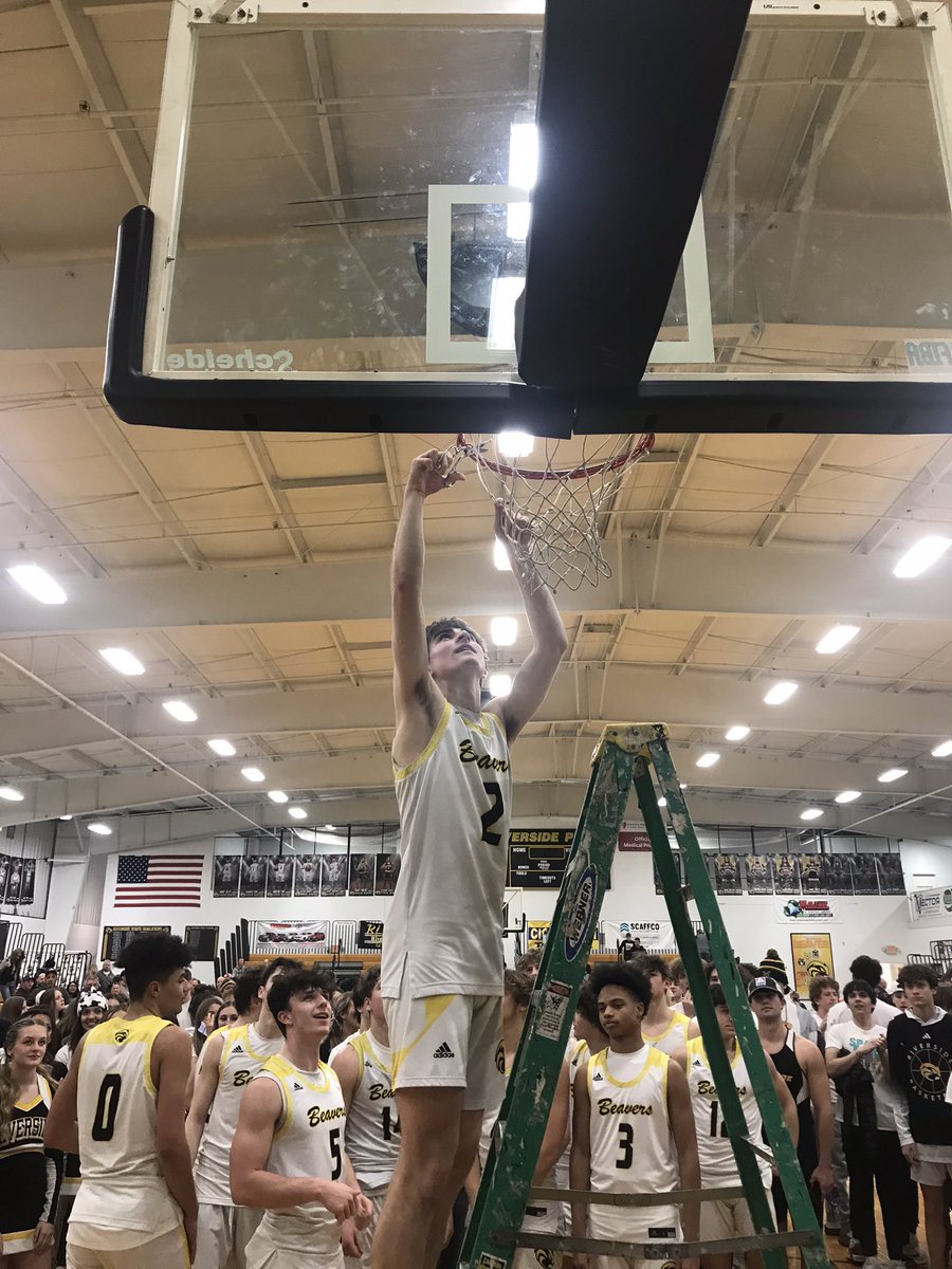 Riverside_athl's tweet photo. Undisputed WRC champs! Congrats @RHSboyshoops @BvrBball @BILLYMAYER1GS https://t.co/NU7XRlYQpp