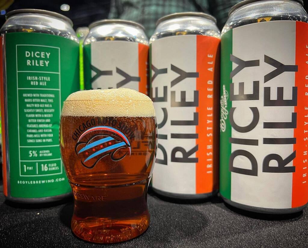 ChicagoBeerPass's tweet photo. St Paddy’s Day is like 3 short weeks out @begylebrewing at Friday Night Flights for the win
.
#beerchicago #craftbeer #drinklocalbeer #begyle #drinklocal #podcast #chicagobeerpass #offcolor #autoshow #instabeer #beerstagram #beerofinstagram #untappd #be… https://t.co/5cFQTksBy9 https://t.co/AbBaPpdQ9l