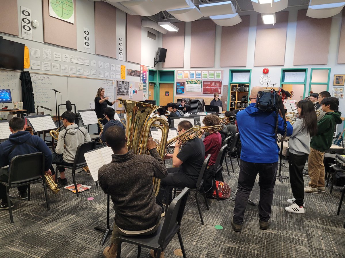 Fleetwood Park Sr Jazz shared some of their work in preparation for the upcoming Surrey Schools Jazz Festival with Michael Newman of Global BC.  Thank you Ms. Sheridan and FP Jazz! Can't wait to see you in just 1 week!
#sd36learn #surreyschools