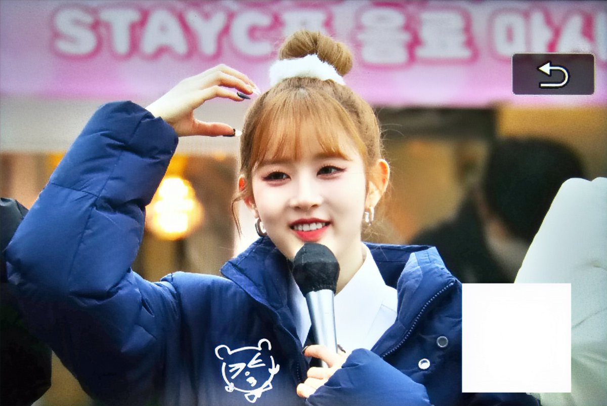 PageofLOVE81's tweet photo. 230218 스테이씨 미니팬미팅 프리뷰
오랜만이야 시은아❤
#스테이씨 #STAYC #시은 #SIEUN https://t.co/VAbGMYwra6