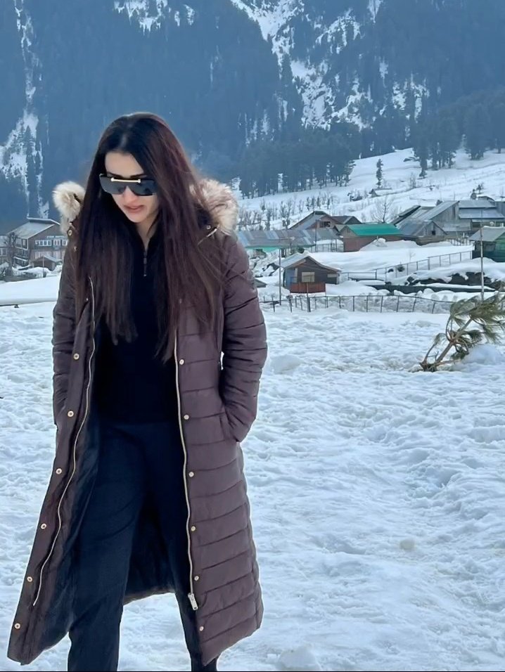 SriLankaVijayFc's tweet photo. .@trishtrashers Instagram Story ❤️ #Leo @Dir_Lokesh 🚩 Kashmir 🥶
https://t.co/ayhr4W5mEw