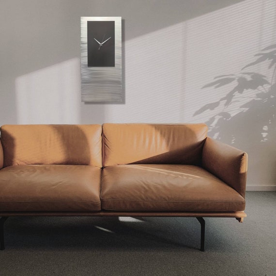 ElementsModern's tweet image. Large Wall Clock, Silver Clock, Unique Clock, etsy.me/2VWGxa8 #modernwallclock #uniquewallclock #abstractclock #silverclock @etsymktgtool