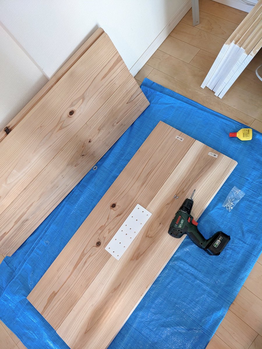 「わはははは棚作った!3時間半くらい。電動ドライバーってなんでこんなにスカッとする」|スミスンのイラスト