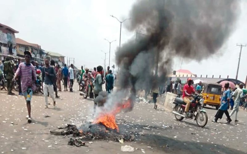 afro_insider's tweet photo. Nigeria in turmoil – Fuel and currency shortages spark unrest - https://t.co/HVAEWSmR3J Pastor Chris #akamemorialservice  #CrimeStats Atsu https://t.co/bQDBf9cucR