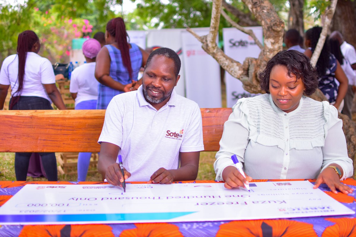Sote_Hub's tweet photo. We had an awarding ceremony! Congratulations Tamu Chicks, Flemibriqs, and Kuza Freezers - the top 3 winners of our Blue Hack hackathon themed Blue economy urbanization, agribusiness and regenerative transformation held in Tana River last year! #BlueHack #Innovation #BlueEconomy https://t.co/rkAvObyRAt