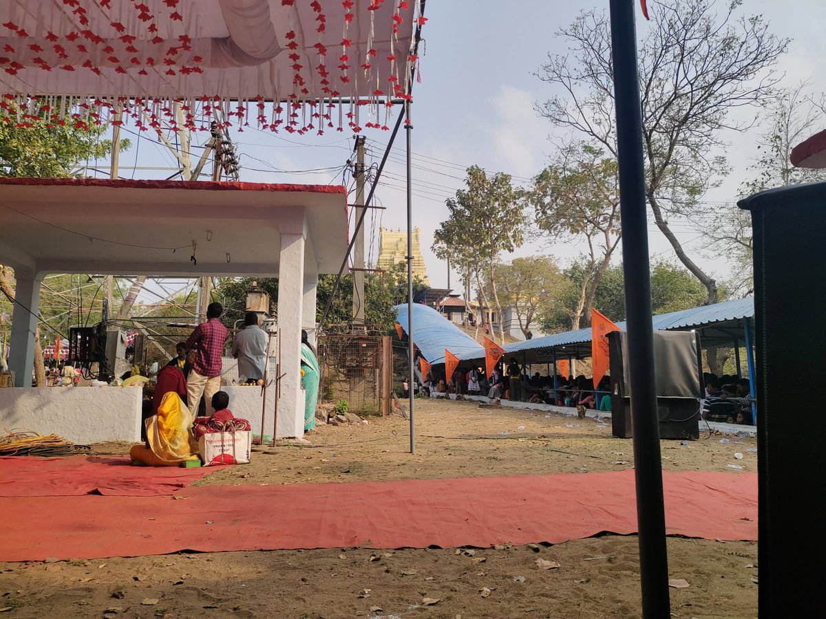 Lovaraju_Ai's tweet photo. #Mahashivratri  #pattiseematemple #polavram #LordShiva  .. ఓం నమశ్శివాయ..🙏 https://t.co/9hLzyjfX4I