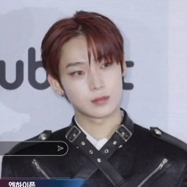 elly tweet media