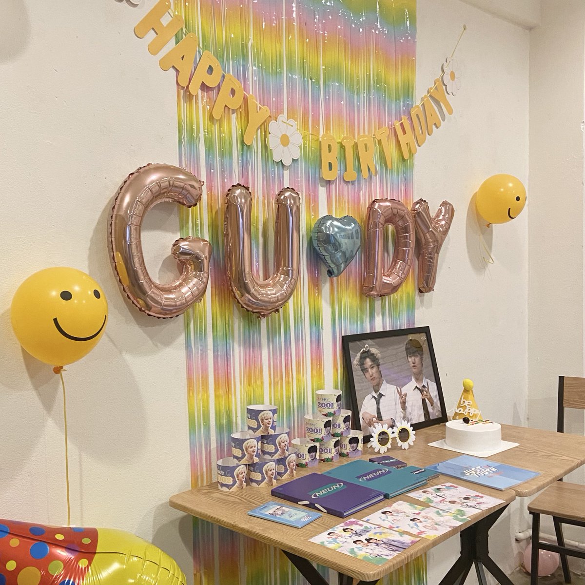 yellowlikeq's tweet photo. ˗ˏˋ 🦭🐈。📓🎂﹆*
#FindToMyColor
#HappyGEONUnDOYUMday https://t.co/YVuYa1hh3S