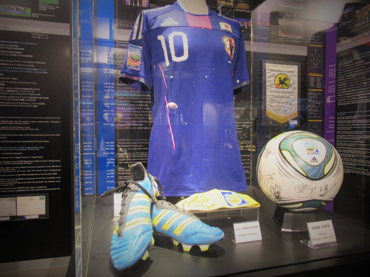 jfa_museum's tweet photo. ／
応募期間は明日2月19日(日)23:59まで！！
＼

JFA公式アプリ「JFA Passport」より、ぜひご応募ください😃

出演者の展示（着用ユニフォーム、シューズ等！）をご紹介します✨
#鈴木隆行 さん
#澤穂希 さん
#宮間あや さん https://t.co/ceSBSYYfiK