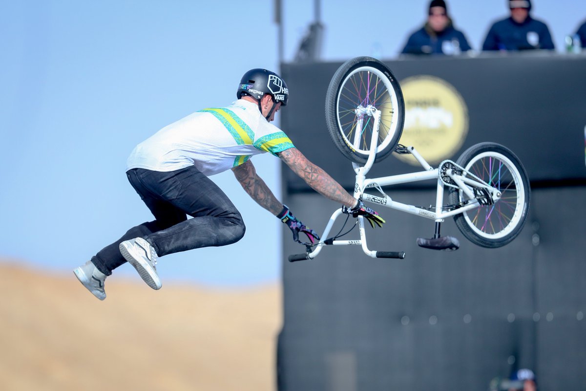 بين السماء والأرض 🤩

احجز تذكرتك المجانية لليوم الأخير.. واستمتع بمشاهدة نهائيات #كأس_العالم_للدراجات_الاستعراضية 🤩 
halayalla.com/sa-en/tickets/…