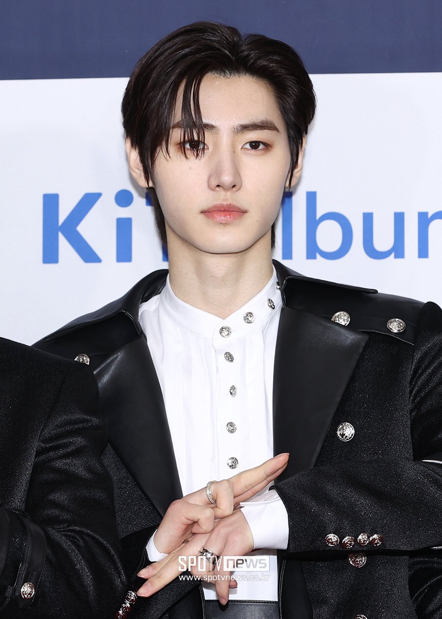 ENHYPEN UPDATES on Twitter "[PHOTO] 230218 ENHYPEN at the 2022 Circle