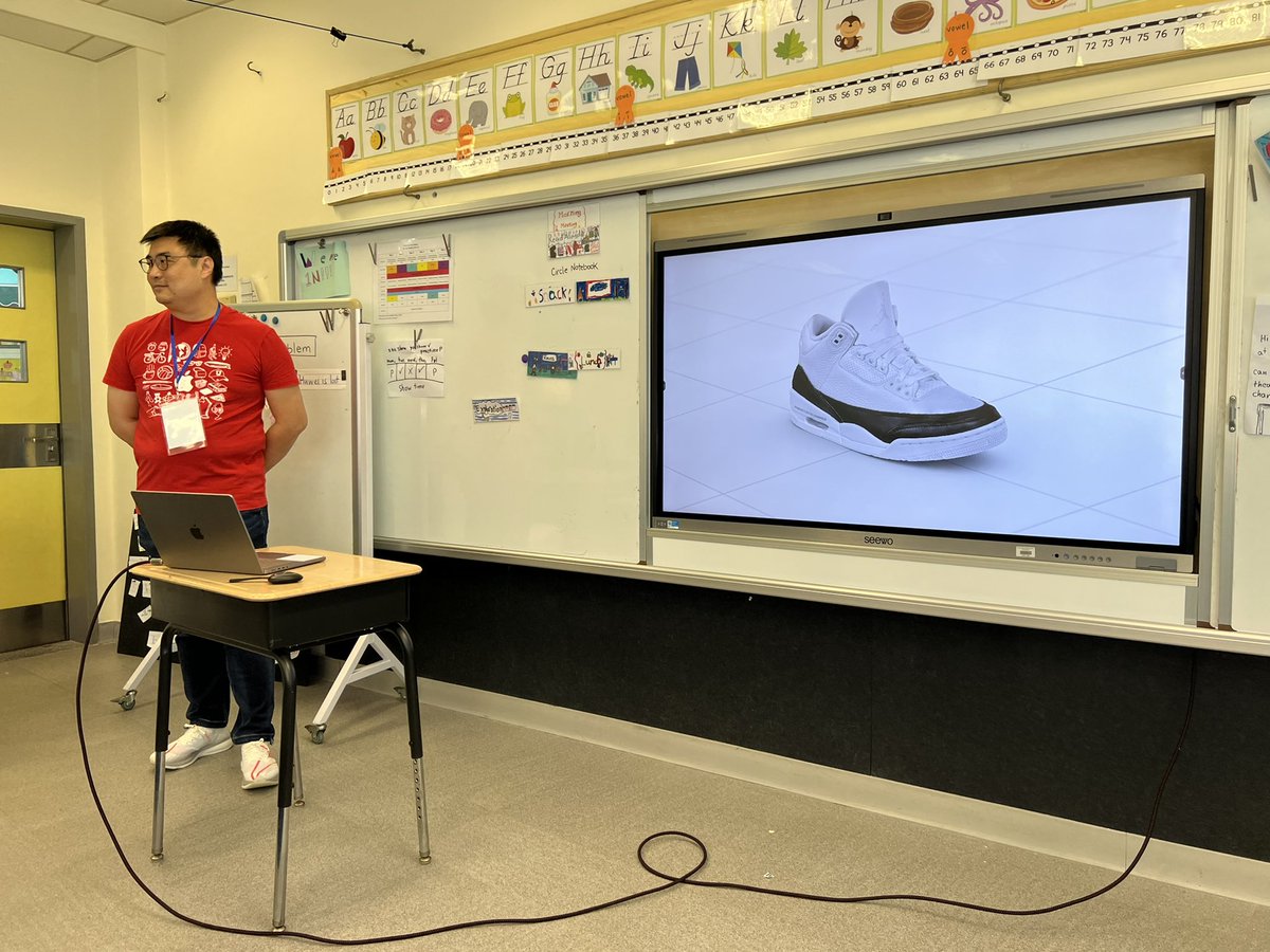 AdamHillEDU's tweet image. Learning about AR from the @AppleEDU team. I had no idea about Object Capture and its ability to make 3D USDZ digital objects from photos! So cool! #ARoniPad #AppleEDU #EdTechGZ #EdTech