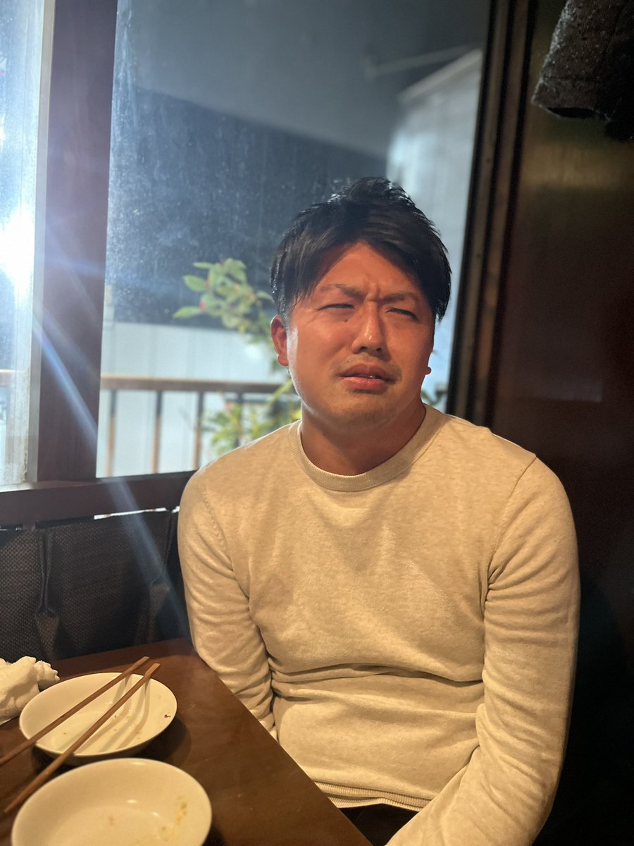 mine_roto's tweet photo. ぼくに人事をやるきっかけを与えてくれて、エンジニア採用のいろはを教えてくれたおざまささんをはじめ、一緒に採用を駆け抜けたメンバーと竹筒を交えた金曜日🎍 https://t.co/tY7KAW1XCa