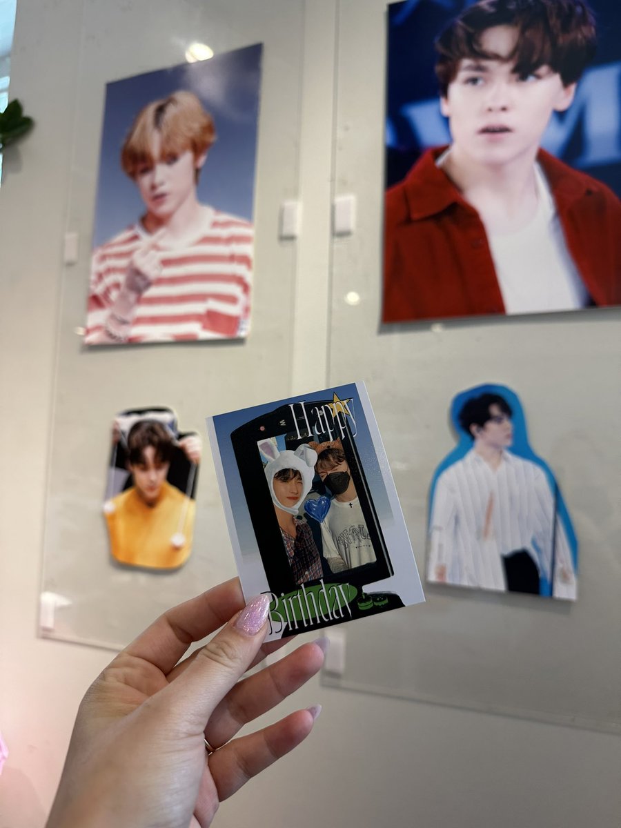 epikally_'s tweet photo. Thank you @TheVernOnlyOne for hosting! Thank you everyone for the giveaways! So happy I could celebrate Vernon day while in Bangkok!! ขอบคุณ!! #TheVernOnlyOne https://t.co/Mt9R6eE0XF