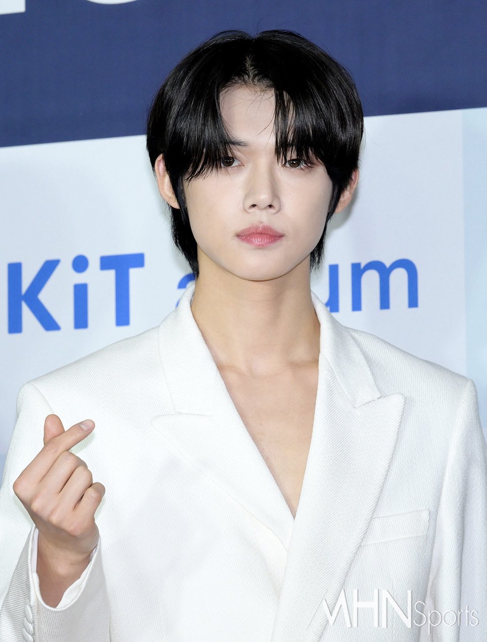 FpO8LZlaAAAdvxU?format=jpg&name=large