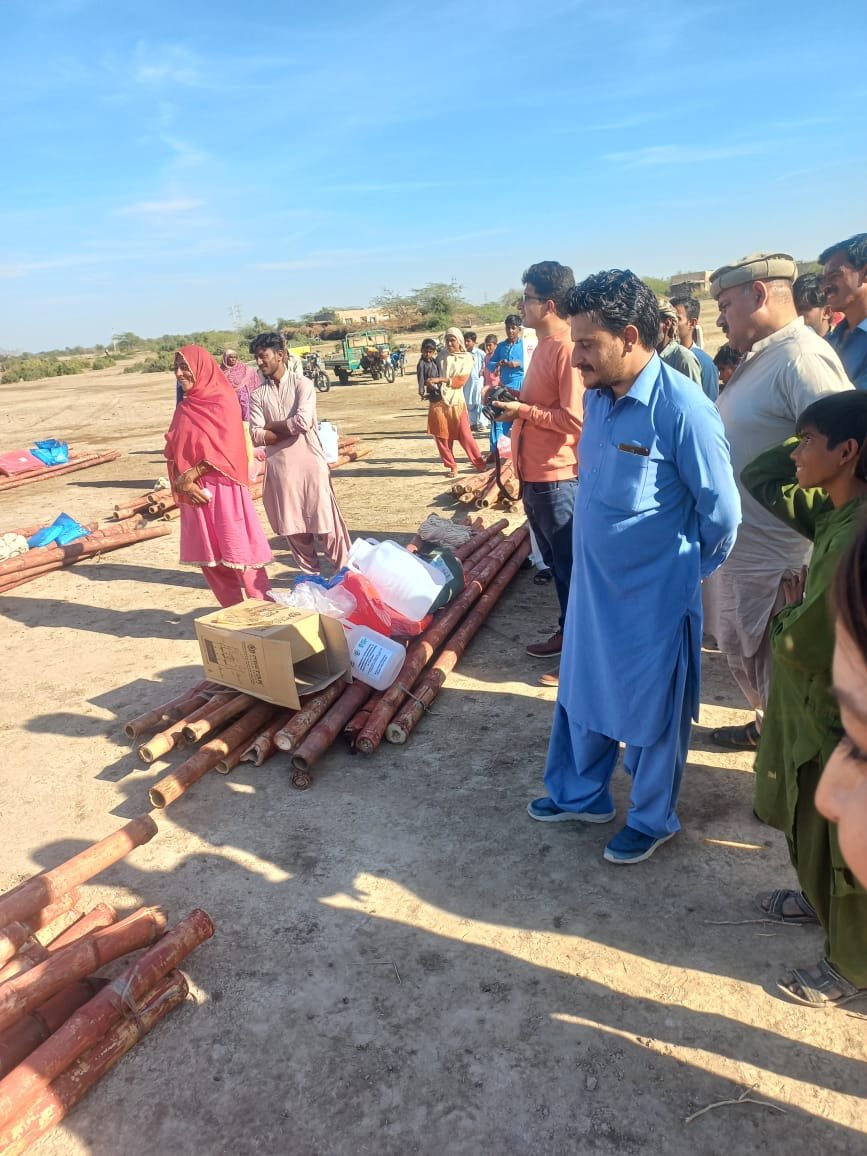 ThardeepOrg's tweet photo. Feb 17,#TRDP team distributed Emergency Shelter kits material among 13 flood-affected families in village Usman Kaloi of UC Mir Khuda Bux of Talka #digri with support of #welthungerhilfe and #FCDO #UKaid. WHH Monitoring and Communication team was also participated in distribution https://t.co/CRcKVsQlUj