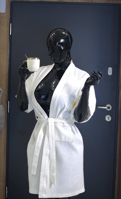 Lazy weekend morning ☕️ no masks, just enjoying my real face and bare skin https://t.co/xBZyFdat2z