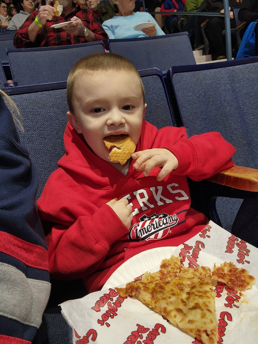 JessicaP0421's tweet photo. Patiently waiting for baseball....enjoying @CaragliosPizza at the @AmerksHockey game!  #wellnowselfie https://t.co/9DchLmZTlL