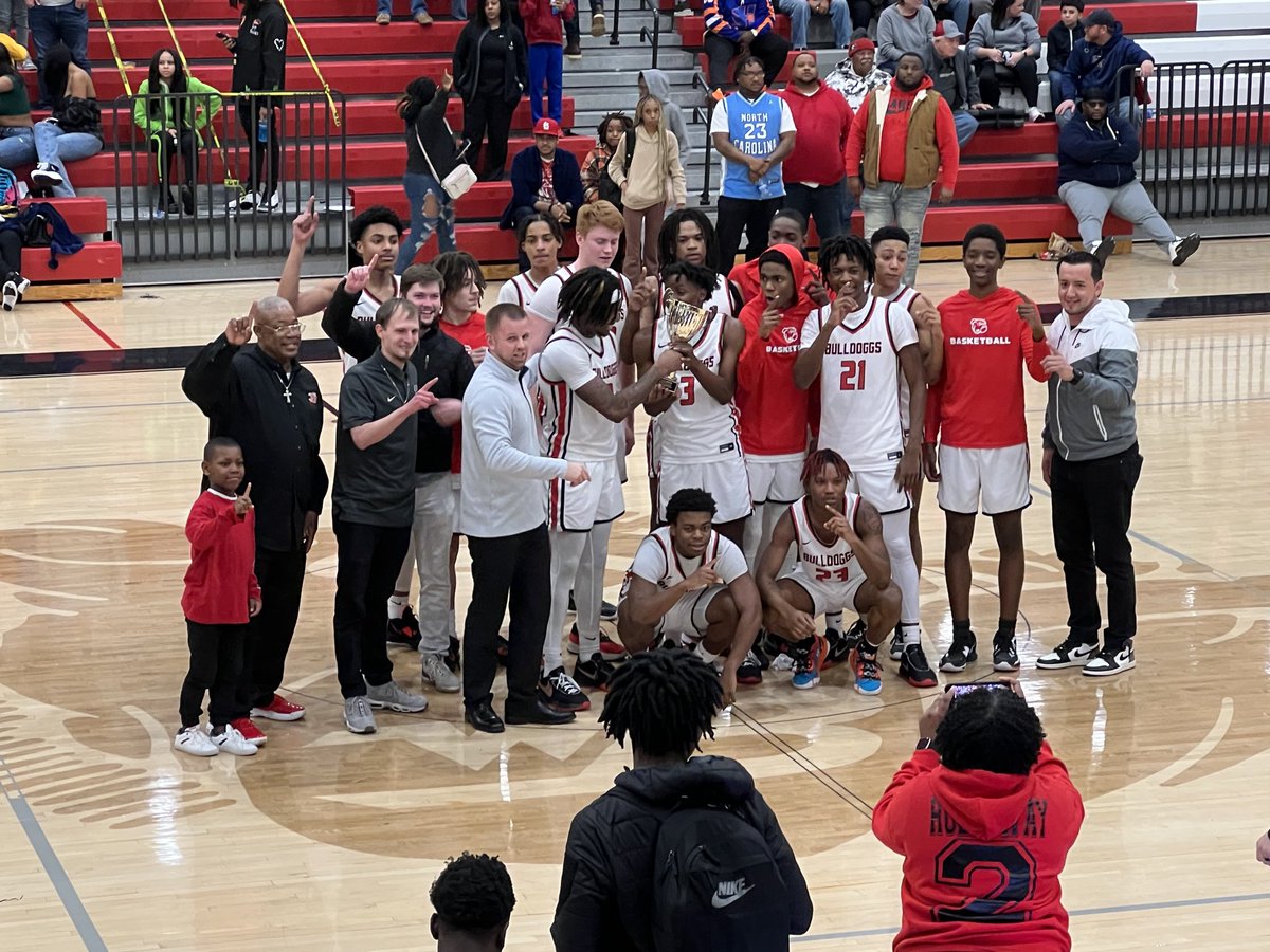 Winder basketball Region Champs! 63 to 61 over Jefferson!