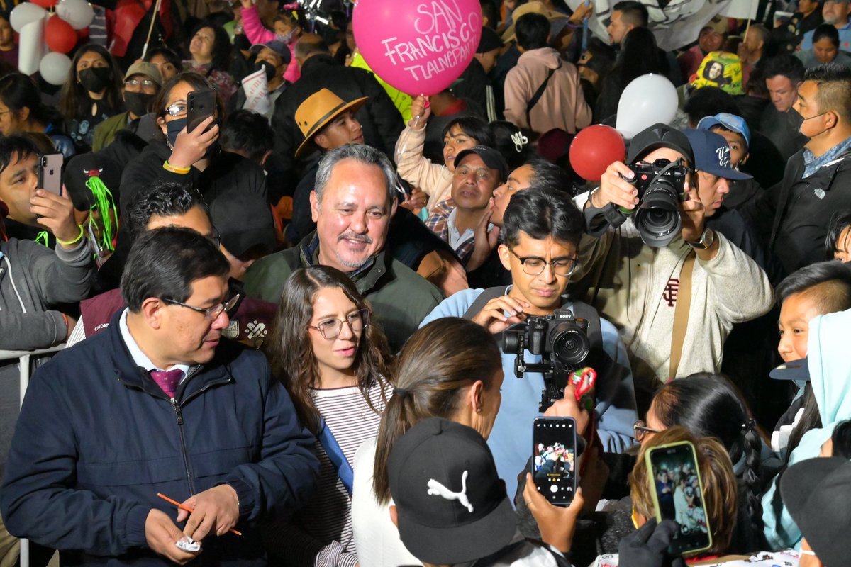 Acompañé a la #JefaDeGobierno <a href="/Claudiashein/">Claudia Sheinbaum Pardo</a> en las alcaldías de #MilpaAlta y #Xochimilco.

Informó acciones realizadas y próximas a realizar.

Escucha a la gente y se buscan soluciones a sus problemas.

¡Con el pueblo todo, sin el pueblo nada!