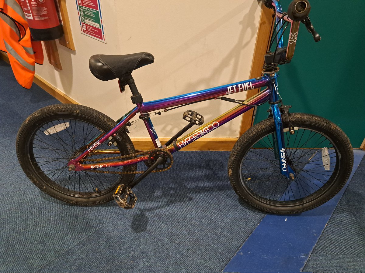 DerbysRPUBikers's tweet image. #Ripley, #Butterley, 2am.
Male Disturbed trying car door handles.
Runs off &amp;amp; Police called.
Leaves the bike he was riding behind.
Recognise it?
Or who it belongs to?
Let us know.
Cars found where entry gained and searched by Offender.
Enqs ongoing. 
#autocrime
Inc 98-18/02