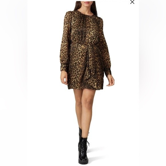 DeetaByDesign's tweet photo. So good I had to share! Check out all the items I'm loving on @Poshmarkapp #poshmark #fashion #style #shopmycloset #freepeople #thekooples: https://t.co/rv6MoJhgNY https://t.co/rxPgX5dqP1
