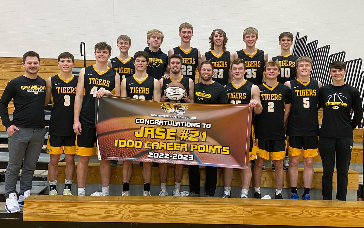 NHS_TigersBBB's tweet photo. 1️⃣0️⃣0️⃣0️⃣

Congratulations to SR Jase Nelson on becoming the 8th player in Northwestern history to reach 1,000 career points! Jase reached this incredible milestone in 74 games! He came into tonight needing 7 and got 15. Great job Jase!

#GOTIGERS https://t.co/gLtx1UlKcc
