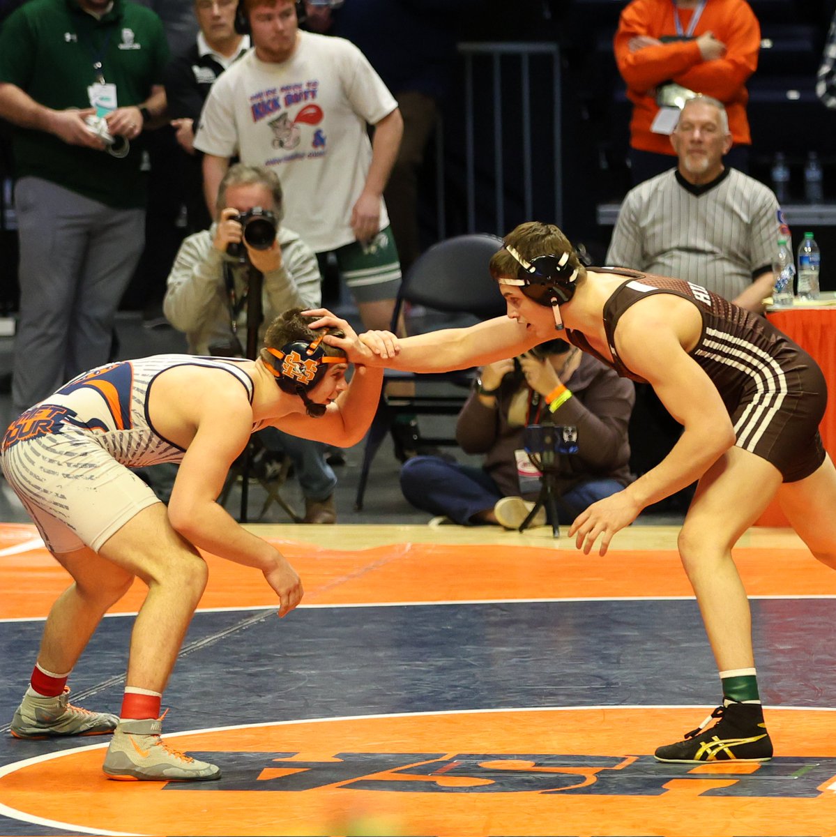 jesse_body's tweet photo. Nico Ronchetti is on his way to the finals! @JCAwrestling https://t.co/HtDPgrOU79