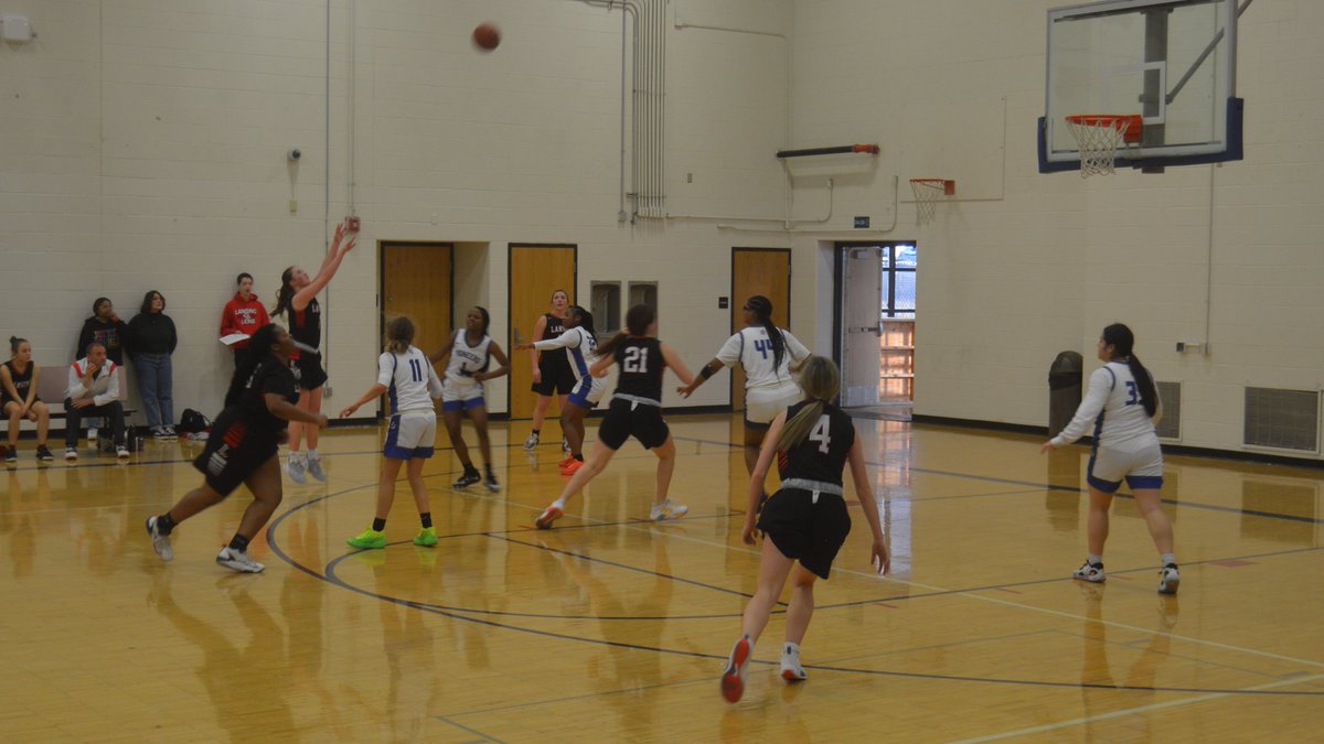 JV Lansing vs Leavenworth <a href="/usd469/">Lansing USD 469</a> <a href="/I_Am_Pi3rce/">Pierce</a> <a href="/LansingLionsLL/">LansingHS Activities</a> <a href="/ACPenrose/">Alan Penrose</a> #proudofthepride <a href="/derekwwiley/">Derek Wiley</a>