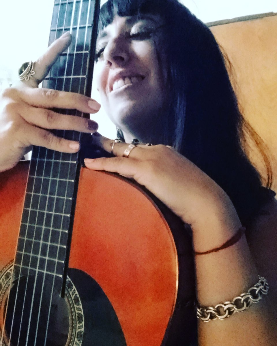 marciastone1's tweet photo. Siempre con los mismos amores. #NuncaMeFui https://t.co/uFb186EnvH