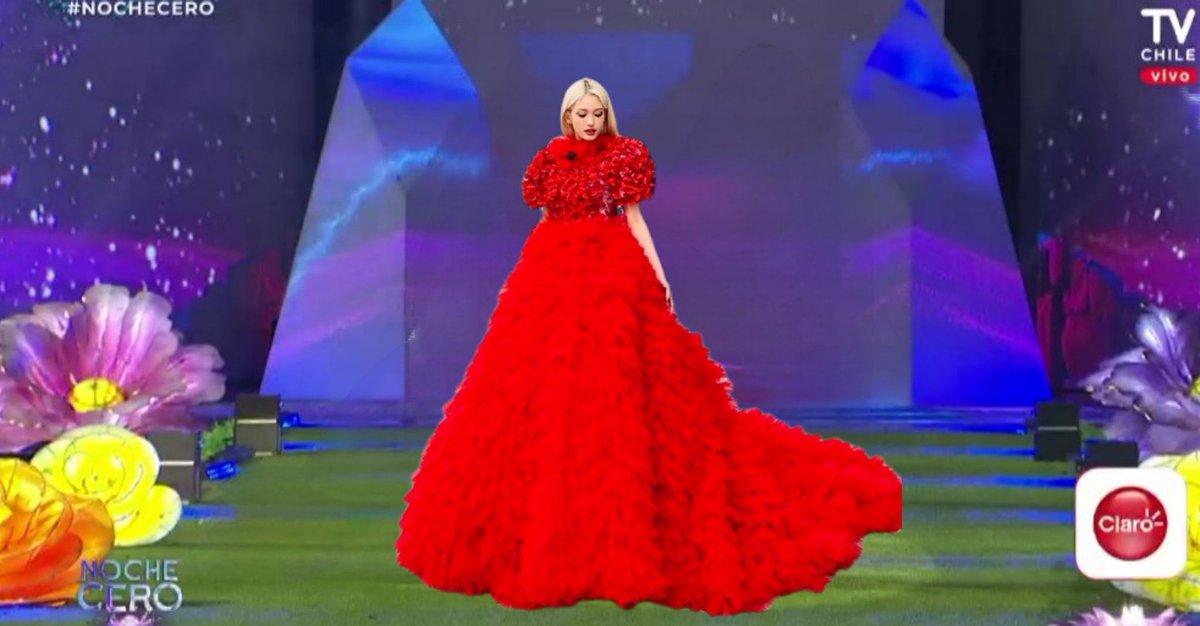 somichileofcl's tweet photo. Somi llegando a la alfombra roja de la gala de Viña 2023. 💋
#NocheCero #VINA2023 https://t.co/y5Jw5dvM8u