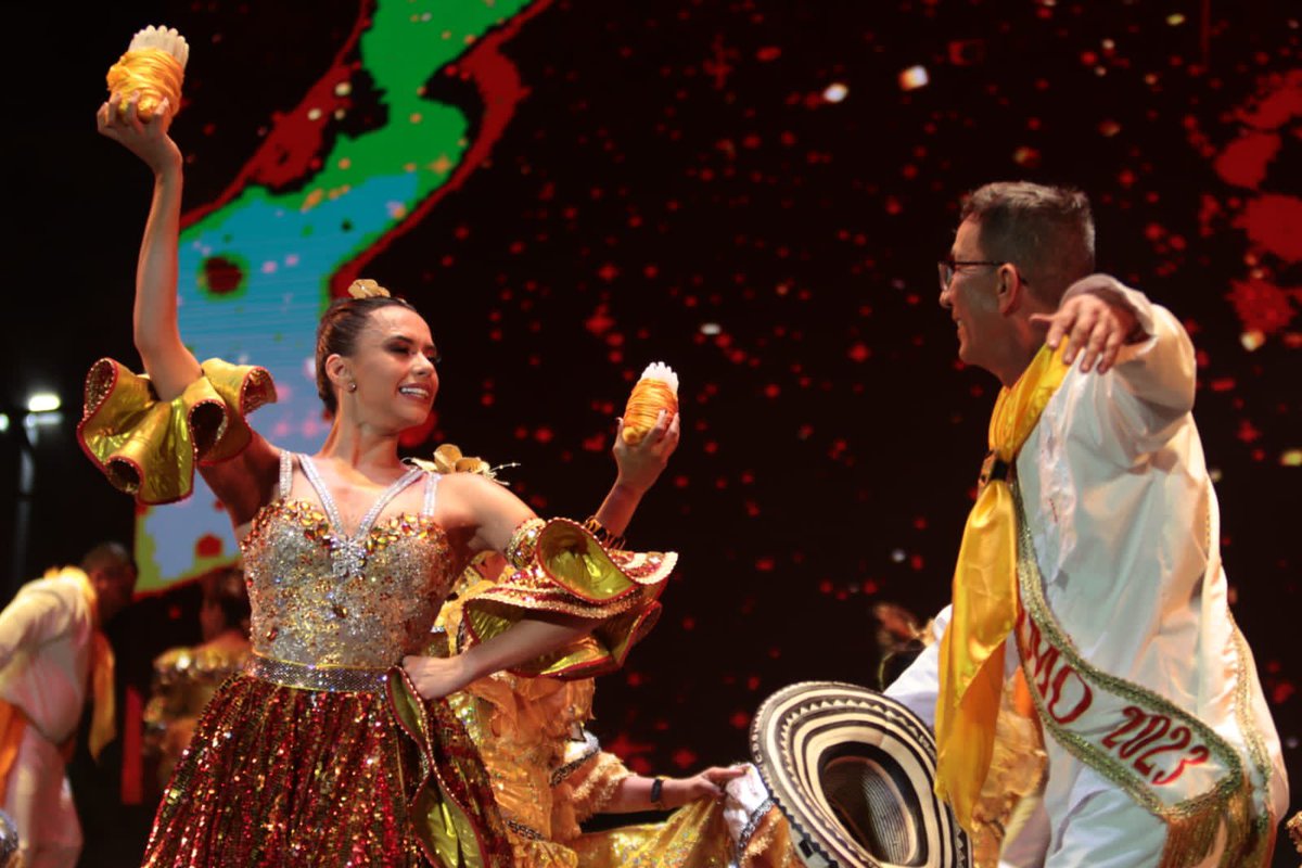 Sebastiang2023's tweet photo. ¡Uno de mis bailes favorito es la Cumbia! 😍
Hoy en mi noche de Coronación no podia faltar su majestad la Cumbia, que nos ha dado orgullo a nivel nacional e internacional. Disfruto bailar a tu lado mi Reina @nataliadcastrog 👏🏽 https://t.co/y9xXpWJdOw