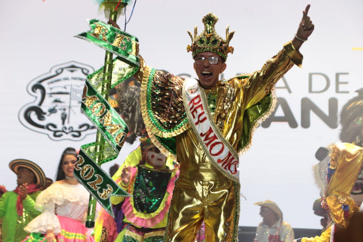 Sebastiang2023's tweet photo. ¡BARRANQUILLA AQUÍ ESTÁ TU REY MOMO! 😍
Hoy se cumple un sueño que desde hace rato venia trabajando y hoy se hace realidad. 👏🏽 Gracias a todos por su amor y apoyo durante este proceso. 👑 Desde hoy comienza el #Carnaval2023 como es. ❤️ https://t.co/mJgLE2VY2K
