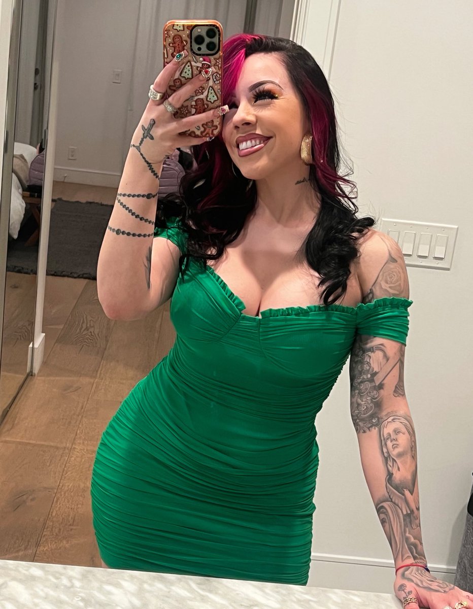 Salice Rose on Twitter "Hi…it’s your favorite 😈💚"