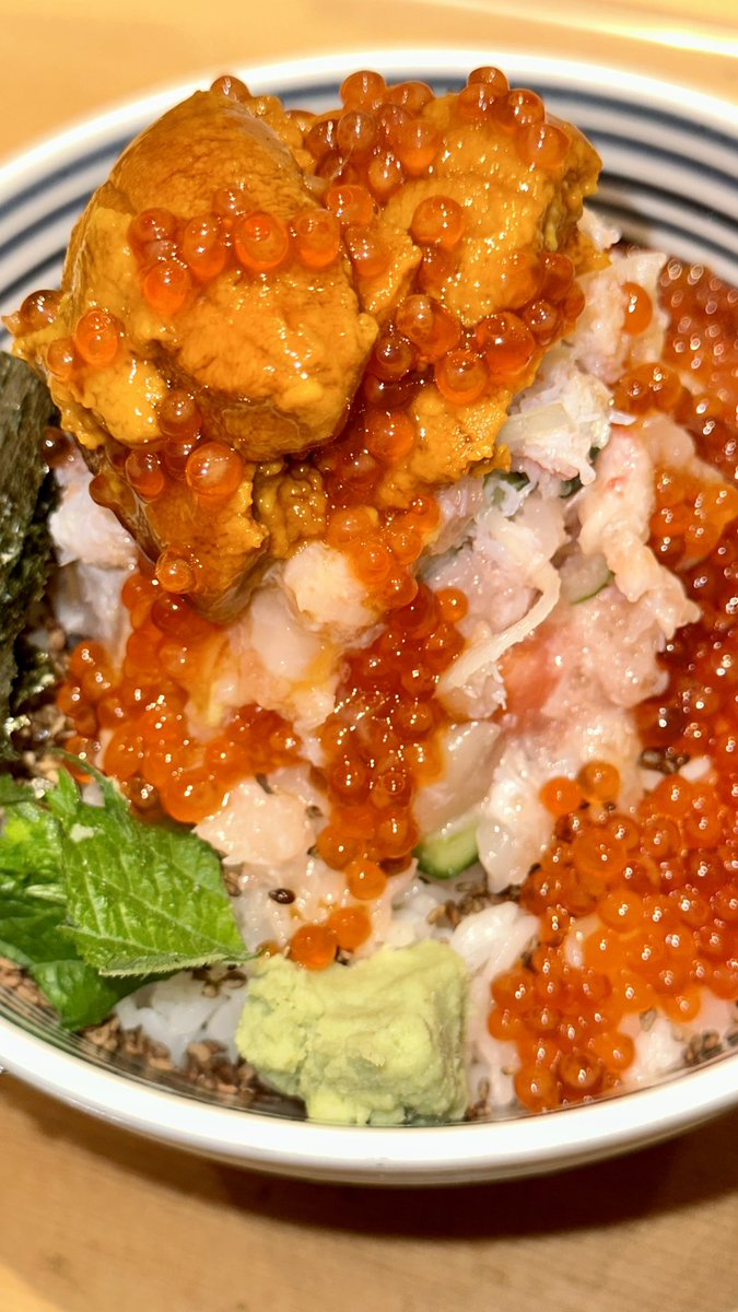aMrazing's tweet photo. Best food I ate in Japan? Definitely Tsujihan. Deket banget dari Tokyo Station.
Antrenya najis but so worth it. Pro tip: datang pukul 10 pagi. Dia buka pk 11. Lewat 10.30 antrenya udah bikin nangis. Silakan save tweet ini. 
📍: https://t.co/PCNwVm2x0D https://t.co/NDVTft0iAN