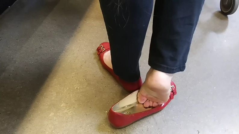 ShoeplayU's tweet photo. Come one, come all! Check out the latest and greatest clip of shoeplay action! "Michael Kors Shoeplay Adventure Part 1!" in my store now!  #Shoeplay #Dipping #Dangling 
https://t.co/8Fd9Uovwgt https://t.co/YSNLyQnUsk
