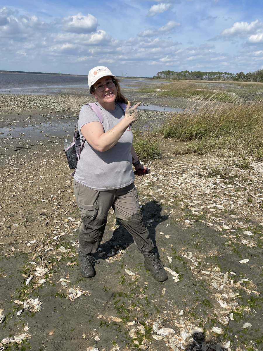 semiller88's tweet photo. Knee deep in mud? Think I can do a little better than that ๐ New fav field photo:) thanks @EmJayMur for the snap! #doingAscience https://t.co/Iy50VYuVmN