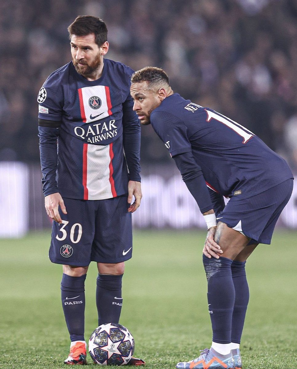 SportZoop's tweet photo. PSG Lost three straight matches
#PSG #Football #UCL #uefachampionsleague #Messi #Neymar https://t.co/IFwJZu8TYh